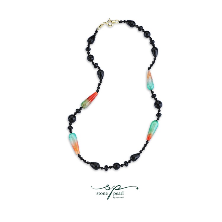 short onyx beads with vibrant agate drops pendant